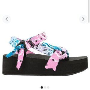 Arizona Love Trekky Platform Bandana Sandals, size 8